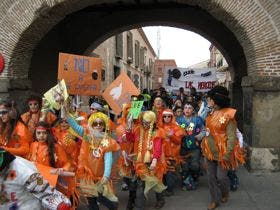 Alumnos de «Las Mercedes» y CLEFEDE inauguran el carnaval con un multitudinario desfile de disfraces