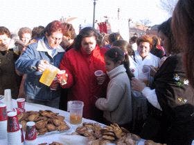 Con la llegada de Santa Agueda, las mujeres de la comarca de Medina del Campo se desmelenan