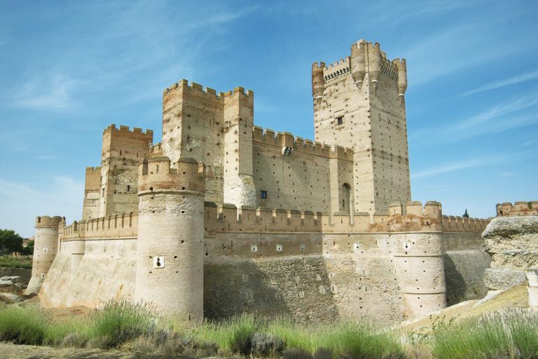 Vuelven las visitas al Castillo de la Mota y el Palacio Real Testamentario