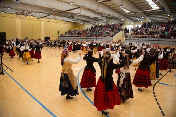 La Diputación de Valladolid celebra en Peñafiel el XXI Encuentro Provincial de Folclore.