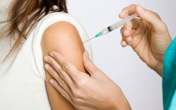 El Ministerio de Sanidad, Servicios Sociales e Igualdad recomienda la vacunación frente a la gripe a mayores de 65 años, grupos de riesgo y personal sanitario