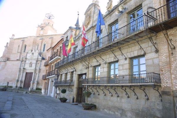 El Ayuntamiento de Medina del Campo recibe una adenda de 15 .000 € de la Junta de Castilla y León para alimentación infantil