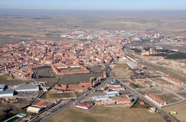 Adif ha puesto a la venta mediante subasta pública 33 viviendas de su propiedad, tres de ellas en Medina del Campo