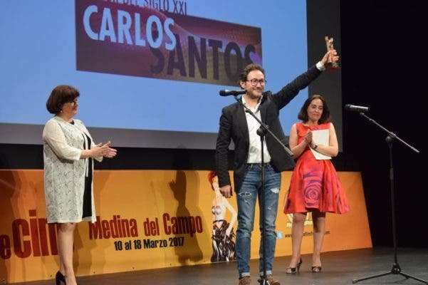 Carlos Santos recibió el Roel de Actor del Siglo XXI en la trigésima edición de la Semana de Cine