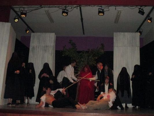El Carpio: El grupo «Herminia de la Fuente» puso en escena «Bodas de sangre» en el XIV Certamen de Teatro