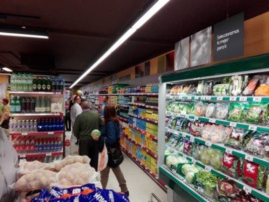 El supermercado Gadis de Medina del Campo, situado en la Plaza de Segovia, reabre sus puertas creando siete nuevos puestos de trabajo