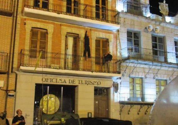 Medina del Campo: La caída del presentador desde un balcón abrió la invasión zombi