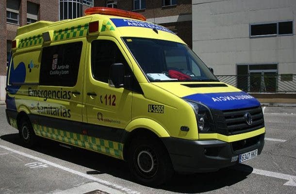 Una mujer herida en el choque y vuelco de su turismo en Burgos