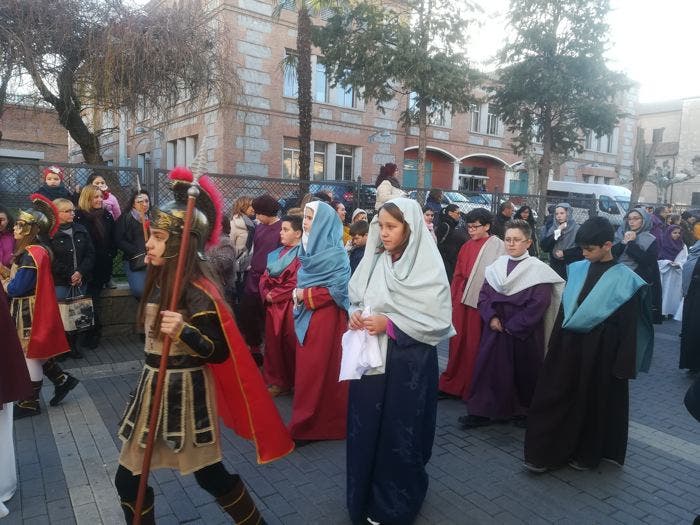 El Vía Crucis Infantil recorrió la calle Almirante y la Plaza Mayor de Medina del Campo