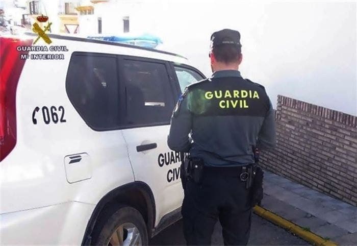 La Guardia Civil denuncia a 18 personas que celebraban una fiesta en un domicilio