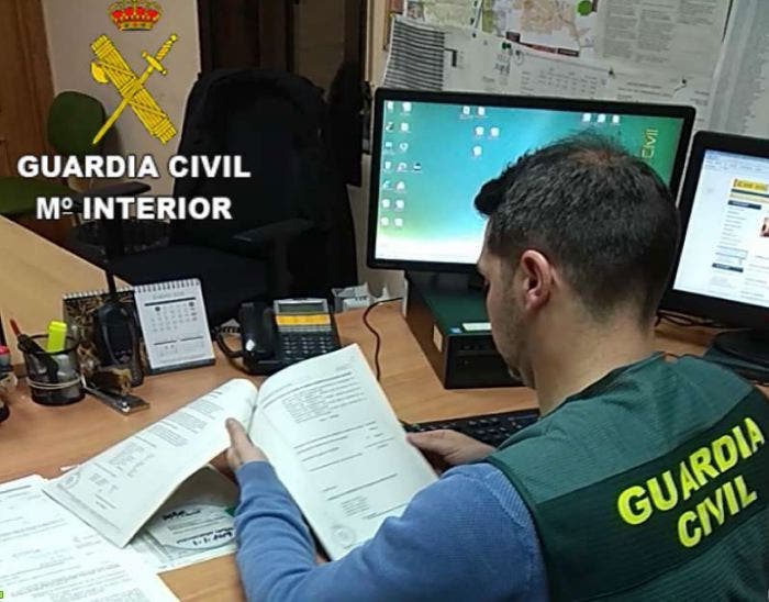 La Guardia Civil detiene a tres personas por extorsión y amenazas de muerte con arma de fuego