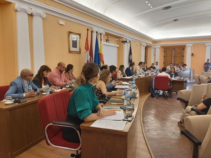 Medina del Campo: El Pleno aprueba la contratación de un secretario de Alcaldía por 32.000 euros anuales con el voto en contra de Ciudadanos