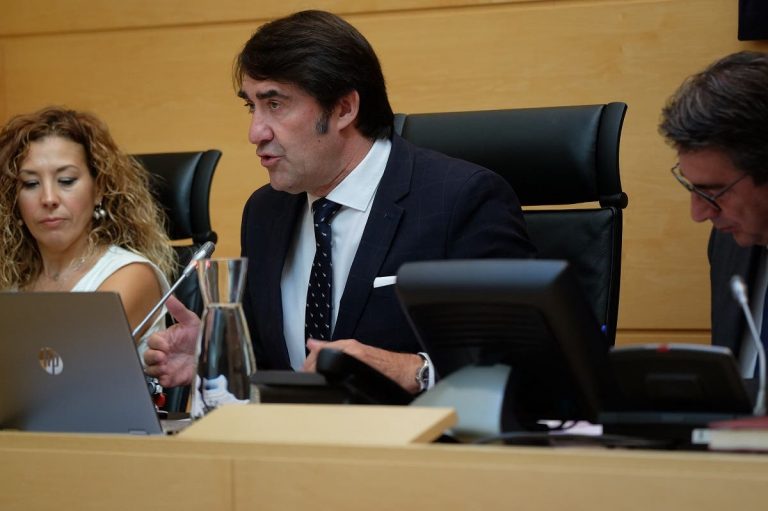 La Junta ha contratado con Mascarillas Béjar la compra de 3.000.000 de mascarillas por un importe de 1.350.000 euros, el mayor contrato con empresas locales de Castilla y León