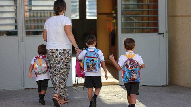 Un total de 185.247 escolares ha comenzado las clases hoy en Castilla y León con normalida