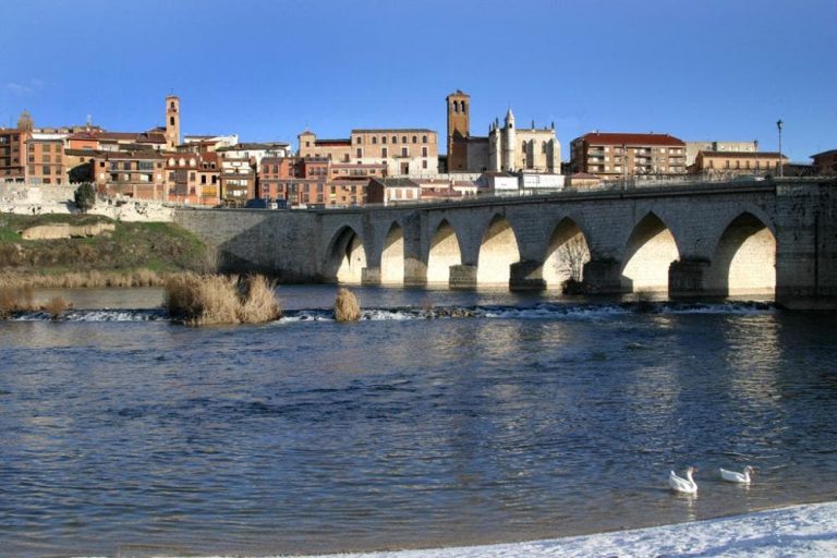 La Comisión de Patrimonio autoriza el control arqueológico de las obras en el Puente Medieval de Tordesillas