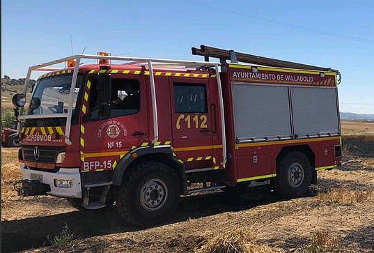 Atendidas trece personas por inhalación de humo en un incendio en Valladolid