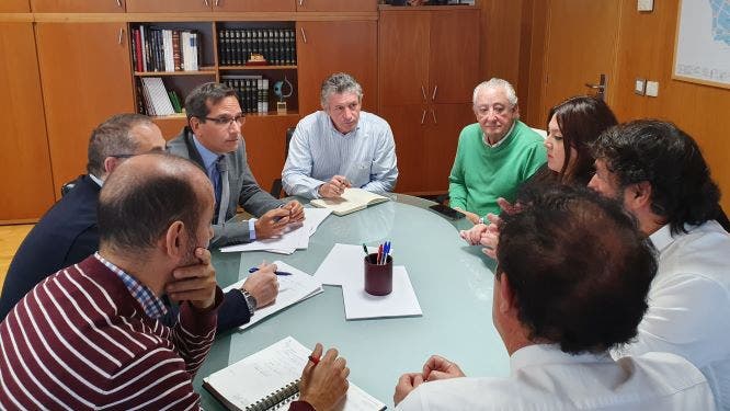 Augusto Cobos se reunió con el alcalde de Arroyo de la Encomienda para abordar las preocupaciones del municipio