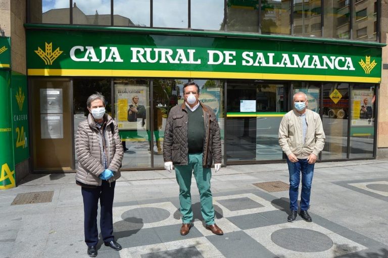 Caja Rural de Salamanca dona 15.000 € a Cáritas para ayuda a familias necesitadas