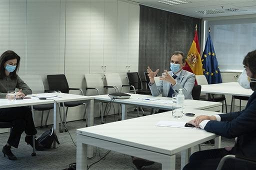 Pedro Duque se reúne con los responsables de cuatro proyectos sobre vacunas frente al COVID-19