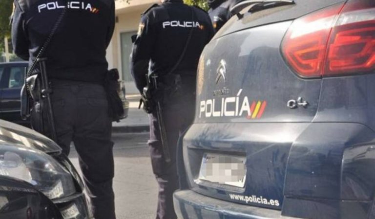 La Policía Nacional detiene a un varón como presunto autor de los daños ocasionados a varios vehículos