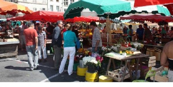 El Procurador del Común pide una reordenación de los mercados y mercadillos en los municipios de Castilla y León