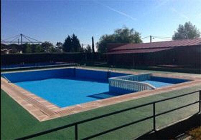 Nava del Rey se suma a los ayuntamientos que mantendrán cerrada la piscina municipal este verano