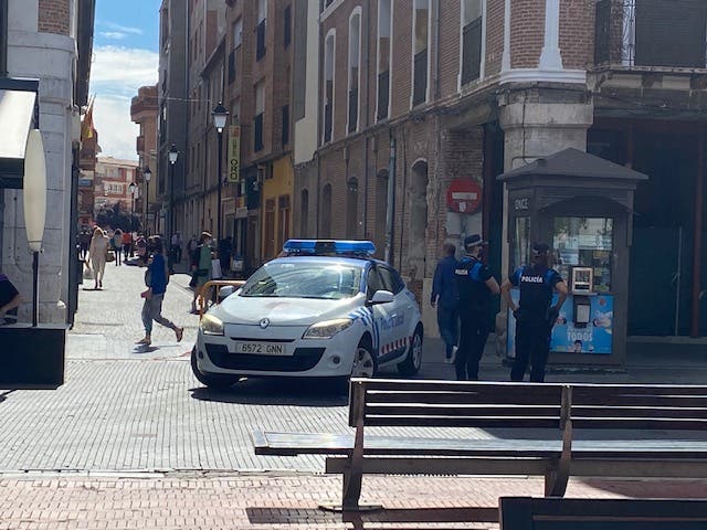 La Policía Local de Medina del Campo detiene a una mujer por un presunto delito de desobediencia grave y atentado contra la autoridad