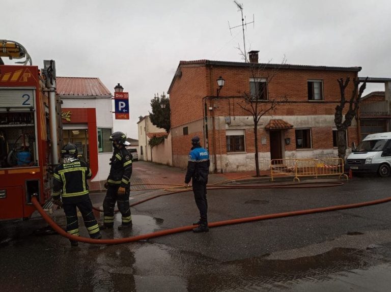 Tres personas atendidas por inhalación de humo en el incendio de una vivienda en Tudela