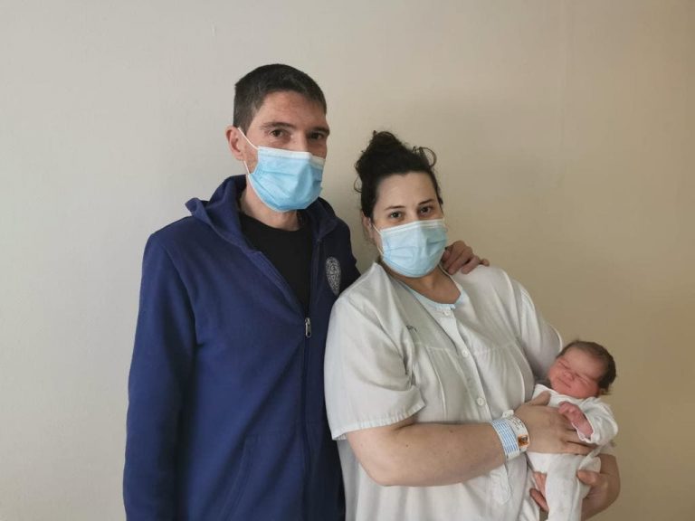 Último bebé nacido en el 2020 y primer bebé nacido en 2021 en los hospitales de Valladolid