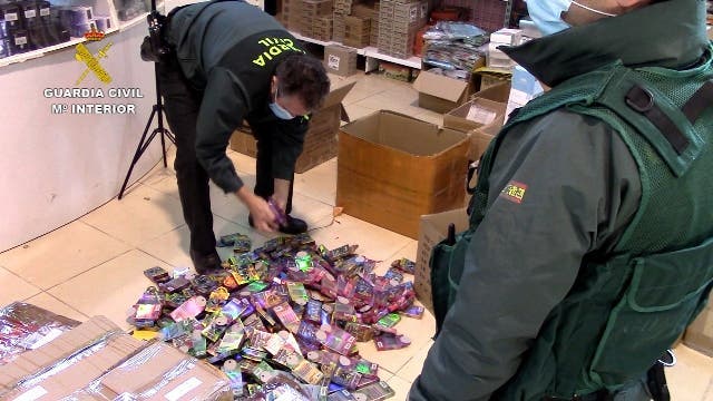 La Guardia Civil se incauta de 30.000 juguetes falsificados en cinco centros mayoristas