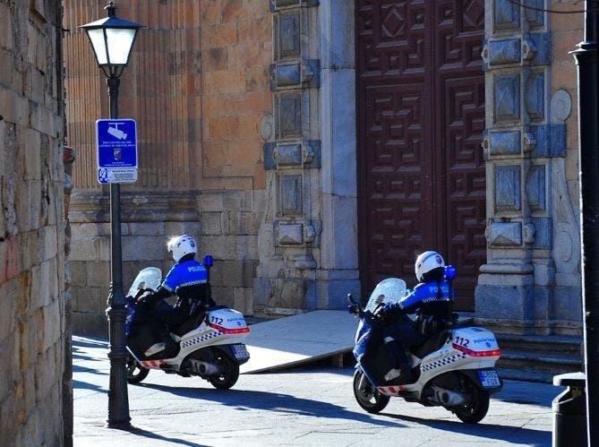 Dos heridos en una colisión entre dos motocicletas en Salamanca