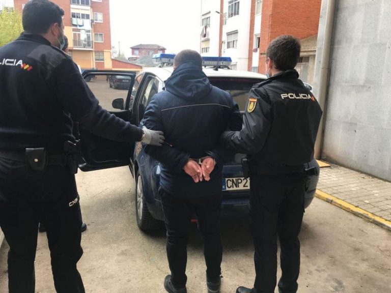 Detenido un varón residente en la provincia de Valladolid por ofrecer trabajo a cambio de favores sexuales