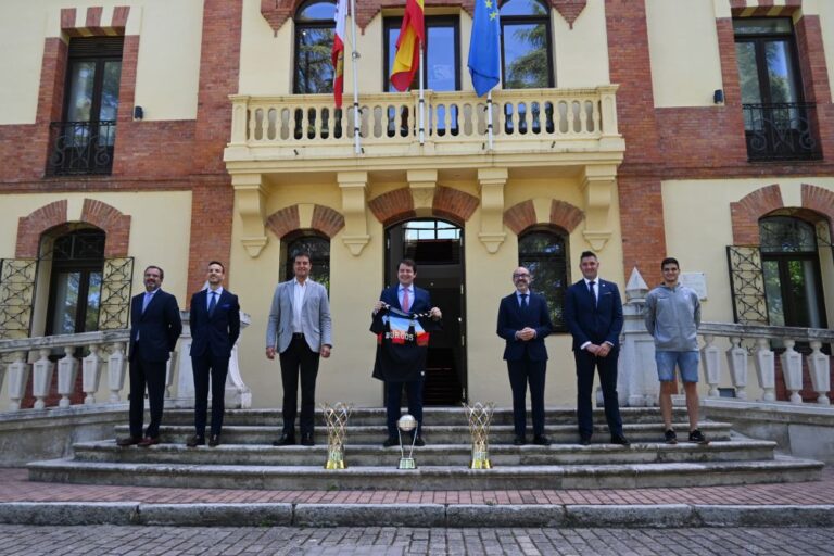 Mañueco brinda el apoyo de la Junta para que San Pablo Burgos organice la próxima Copa Intercontinental