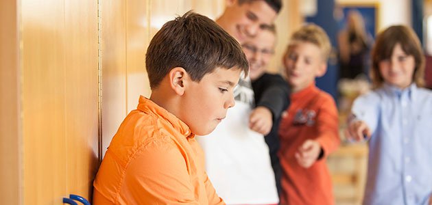 Escolares y docentes vuelven al cole tras las vacaciones en una situación de gran incertidumbre
