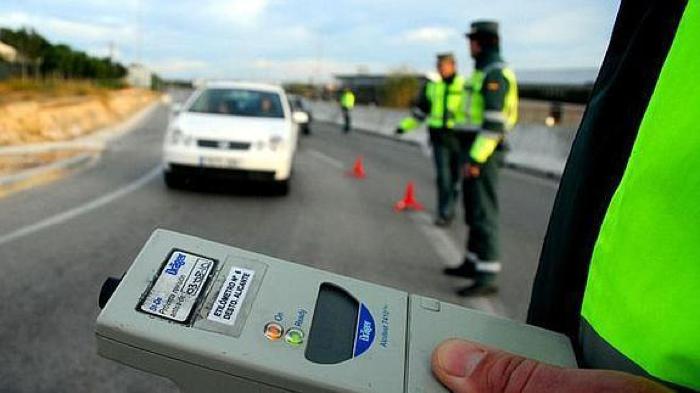 La Guardia Civil investiga a un conductor ambulancia por conducir bajo los efectos de sustancias estupefacientes