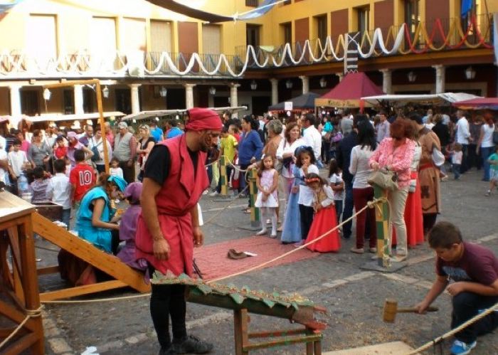 Tordesillas regresa al medievo con su tradicional mercado