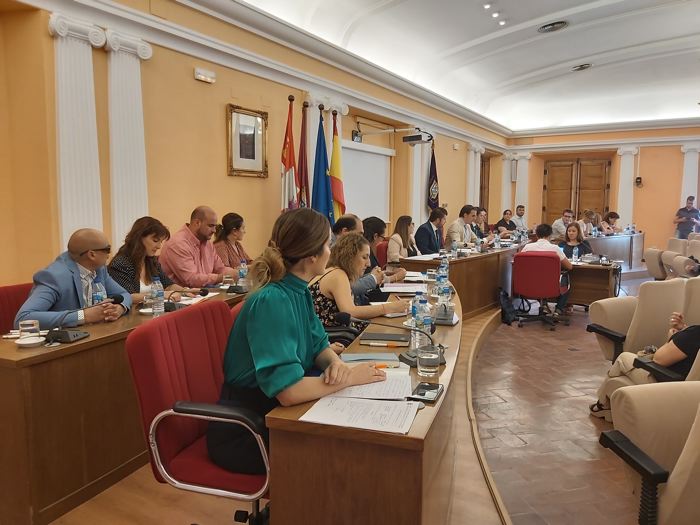 Medina del Campo: El Pleno aprueba la contrataci?n de un secretario de Alcaldía por 32.000 euros anuales con el voto en contra de Ciudadanos