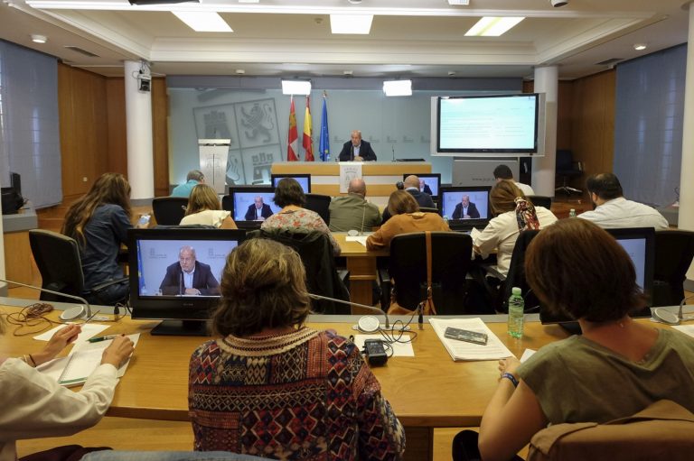 Sanidad destina 411.000 euros a la compra de vacunas para la difteria,el t?tanos y las neumon?as
