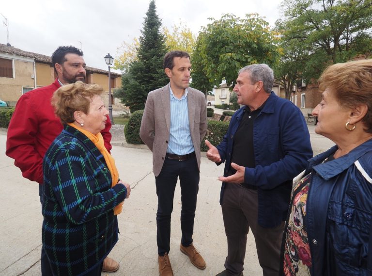 El presidente de la Diputación de Valladolid realiza una visita institucional a Valverde de Campos.