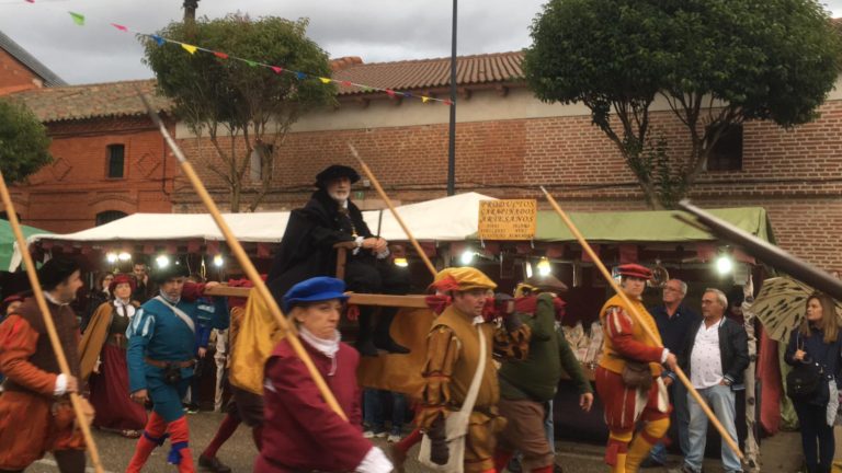 Carlos V lleg? entre la lluvia a Valdestillas