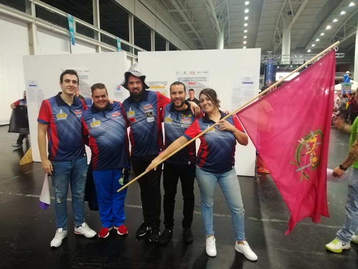 El equipo de dardos ‘Pink? viaj? a La Coru?a para disputar el VI Campeonato Nacional Phoenix