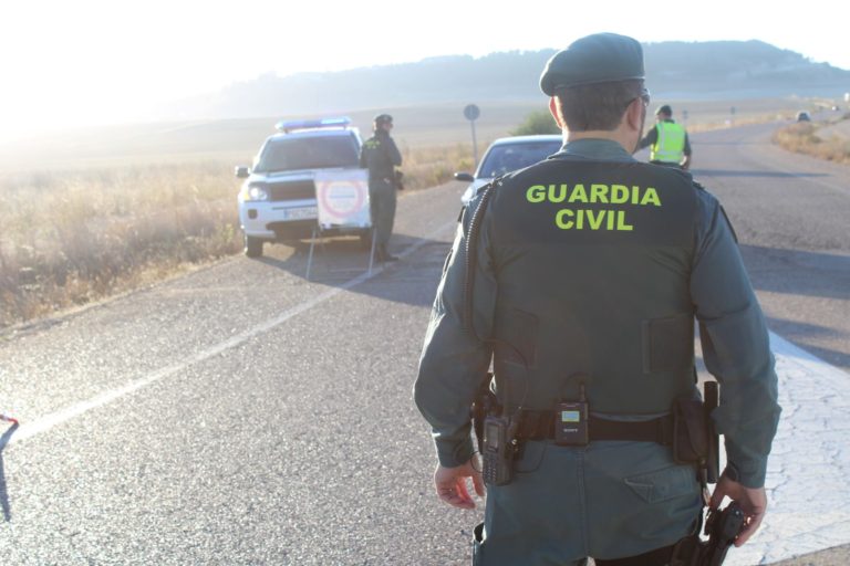 La Guardia Civil sorprende conduciendo al propietario de un veh?culo que nunca se había sacado el carnet de conducir