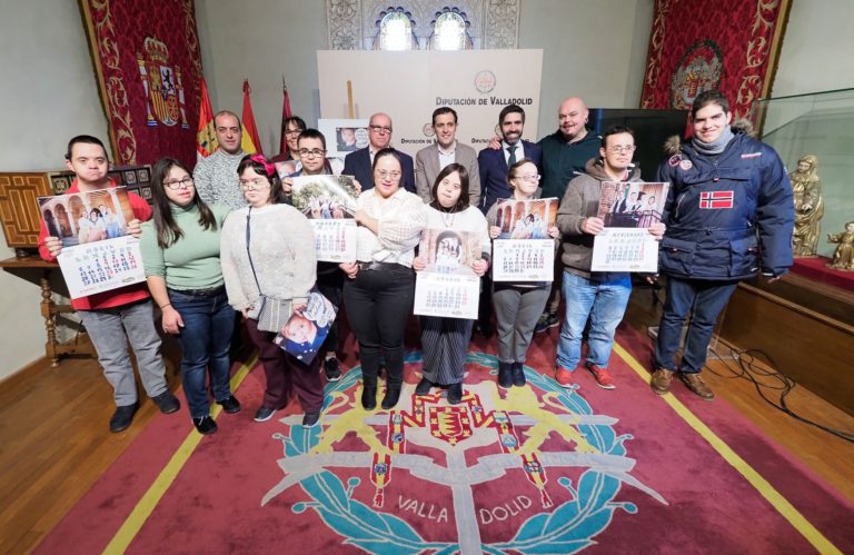 El presidente de la Diputación de Valladolid presenta el calendario solidario 2020 de la Asociación S?ndrome de Down
