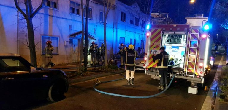 Intoxicado por humo un ni?o de 6 años en el incendio de una vivienda en Valladolid