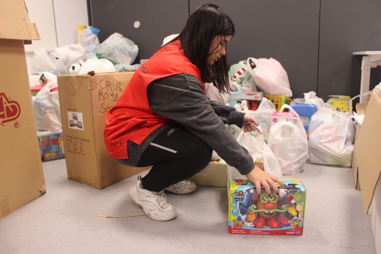 Cruz Roja Juventud entrega juguetes en torno a 750 ni?os y niñas en la provincia vallisoletana