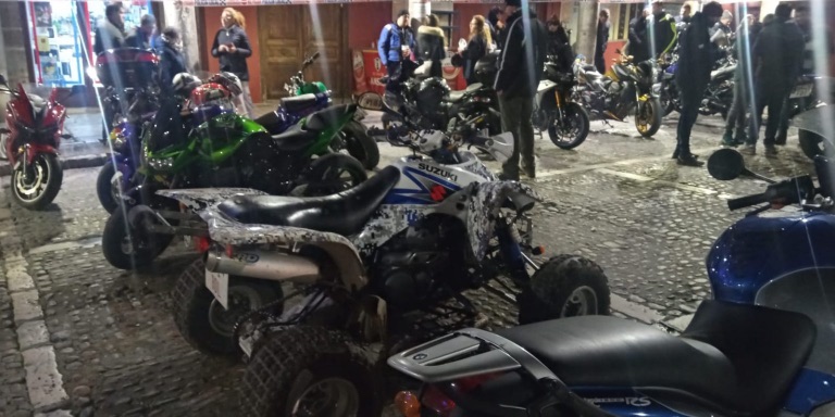 El frío no impidi? calentar los motores de los 15.000 asistentes de ?Motauros?