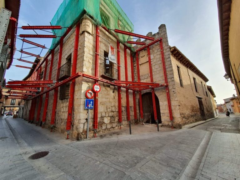 El Ayuntamiento de Tordesillas formaliza la adquisici?n del Palacio de los Alderete por 213.000 euros