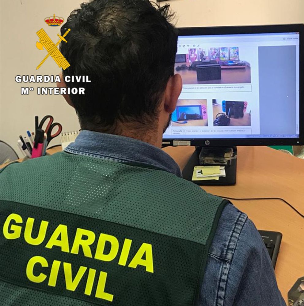 La Guardia Civil detiene a un joven por estafa a trav?s de la web y usurpaci?n de identidad