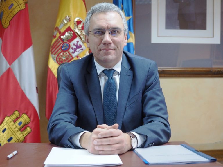 El delegado del Gobierno, Javier Izquierdo, asistir? a la primera reunión de la Mesa por el Futuro de Le