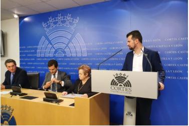 El PSOE lleva a las Cortes el reconocimiento a los represaliados por el franquismo y ayudas a la búsqueda de familiares